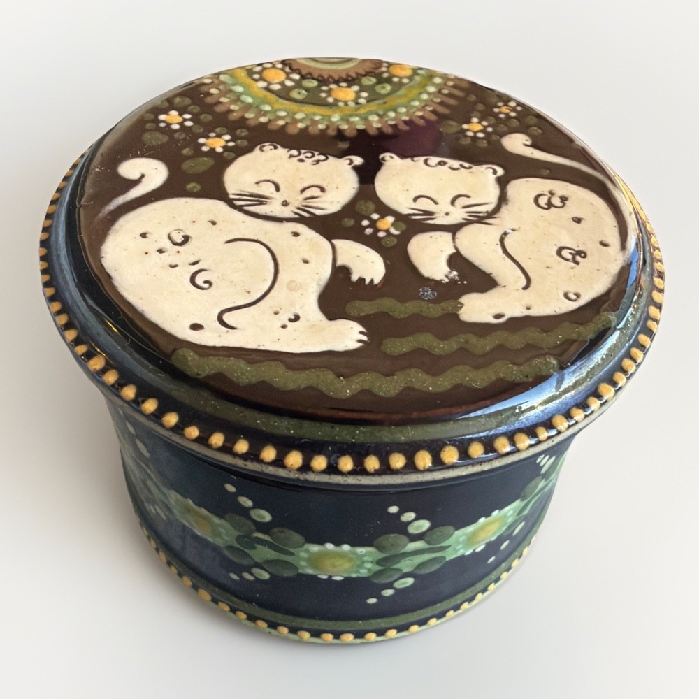 Vintage Willy Aebi Hasle Folk Art Stoneware Switzerland TRINKET BOX kitty cats